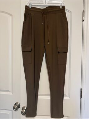 Charlie Paige Women's Skinny Cargo Joggers in Chocolate Brown